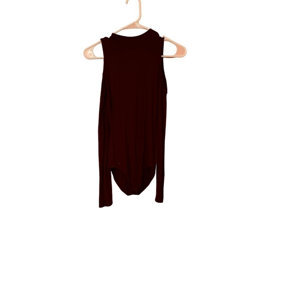 Burgundy bodysuit. Cold shoulder. Small